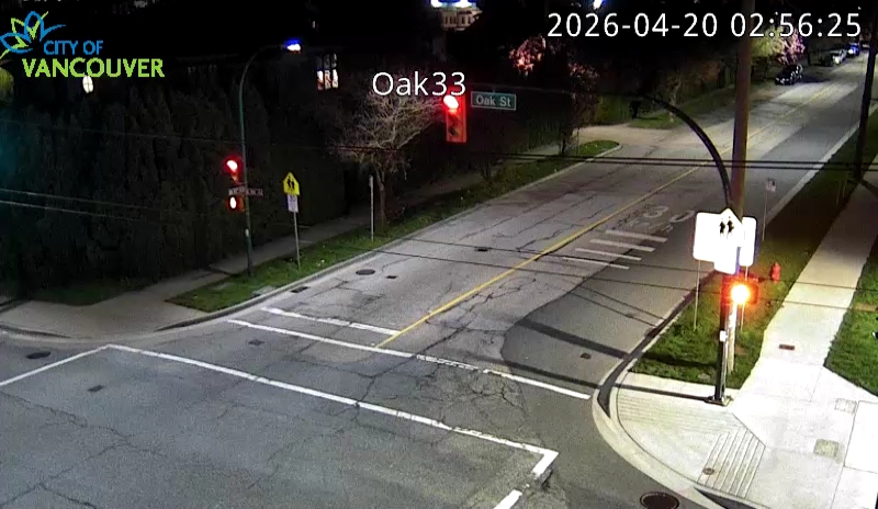 Oak St & W 33rd Ave - E